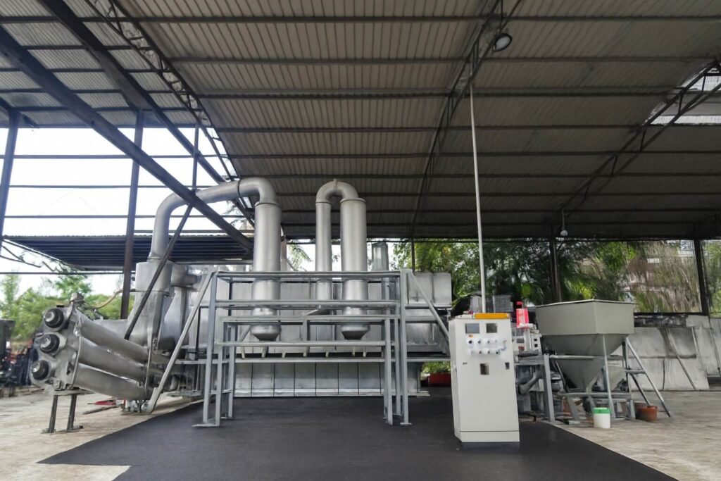Biomass pyrolysis plant in Banting, Selangor, Malaysia, converting biomass materials into biochar and bio-oil (wood vinegar) under oxygen-free thermal processing.